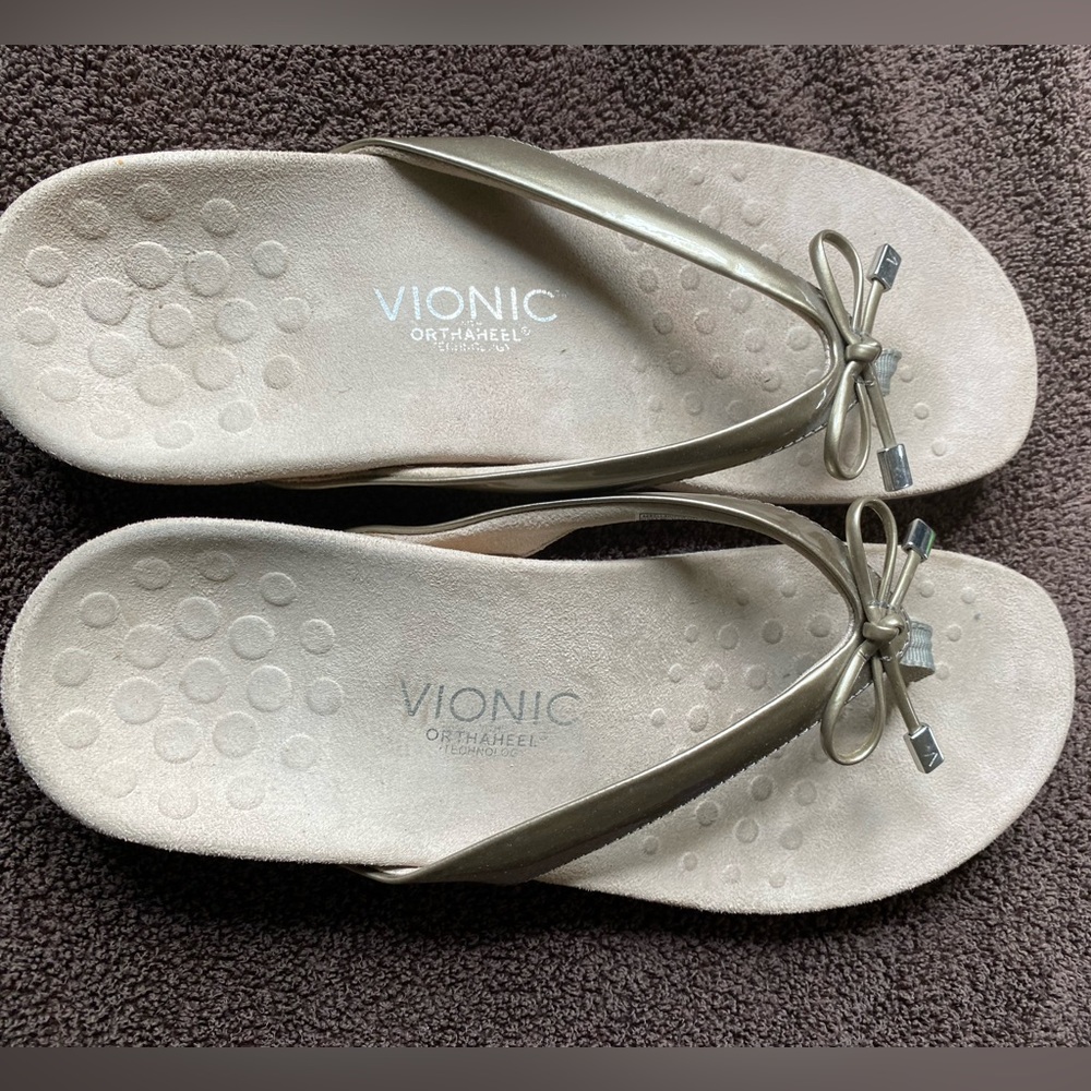 Vionic Taupe Sandal
